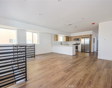6425 Troost Avenue - Photo Thumbnail 3