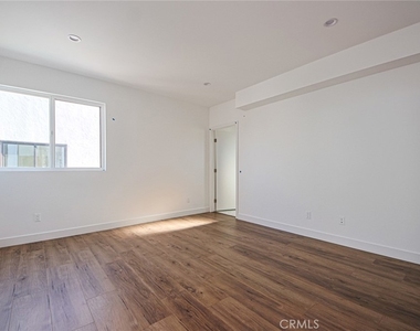 6425 Troost Avenue - Photo Thumbnail 13