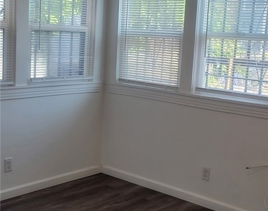 836 W 40th - Photo Thumbnail 21