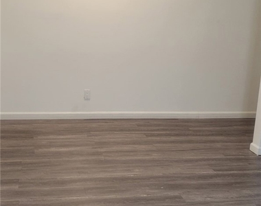 836 W 40th - Photo Thumbnail 8