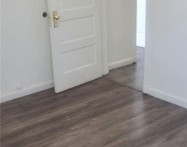 836 W 40th - Photo Thumbnail 24