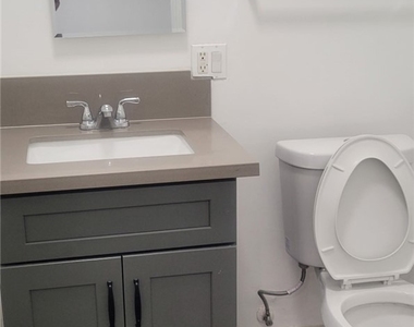 836 W 40th - Photo Thumbnail 15