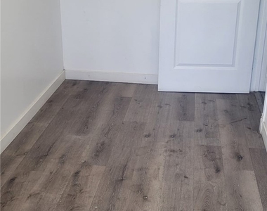 836 W 40th - Photo Thumbnail 26