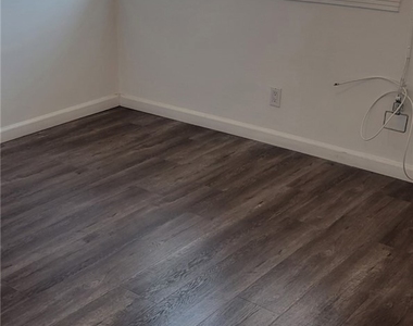 836 W 40th - Photo Thumbnail 22