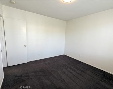 589 Fairview Avenue - Photo Thumbnail 35