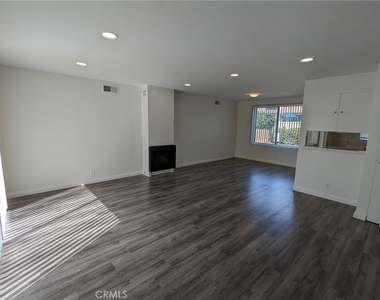 589 Fairview Avenue - Photo Thumbnail 3