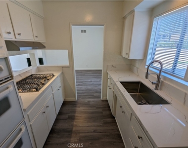 589 Fairview Avenue - Photo Thumbnail 17
