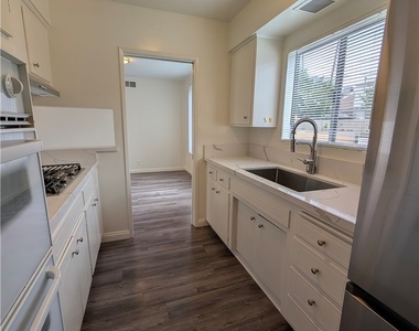 589 Fairview Avenue - Photo Thumbnail 19
