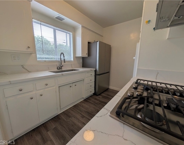589 Fairview Avenue - Photo Thumbnail 12