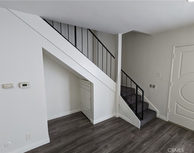 589 Fairview Avenue - Photo Thumbnail 21