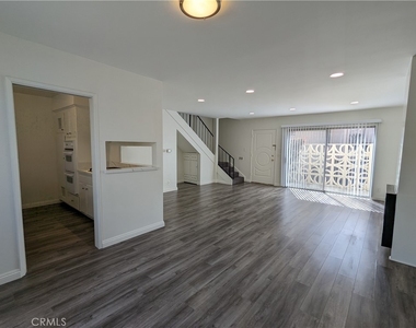 589 Fairview Avenue - Photo Thumbnail 8