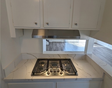 589 Fairview Avenue - Photo Thumbnail 15