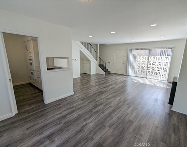 589 Fairview Avenue - Photo Thumbnail 7
