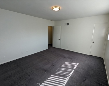 589 Fairview Avenue - Photo Thumbnail 28