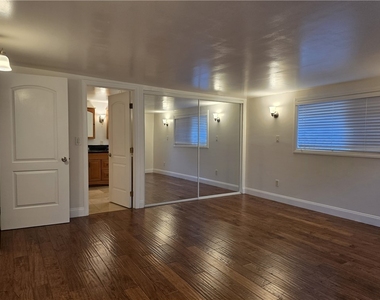 6234 Rowland Avenue - Photo Thumbnail 8