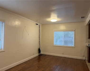 6234 Rowland Avenue - Photo Thumbnail 3