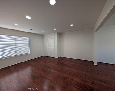 845 W Olive Avenue - Photo Thumbnail 7