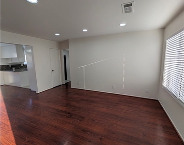 845 W Olive Avenue - Photo Thumbnail 4