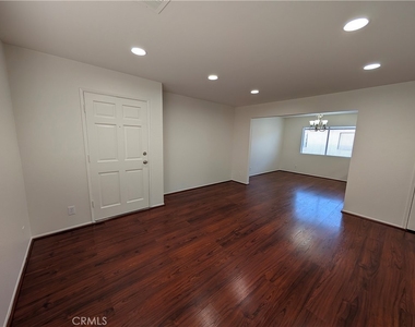 845 W Olive Avenue - Photo Thumbnail 6