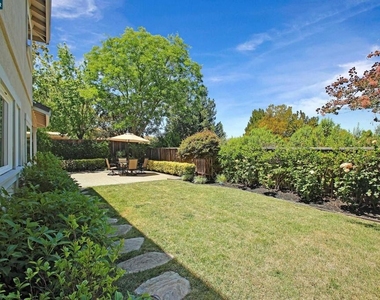 706 Endsliegh Ct - Photo Thumbnail 30
