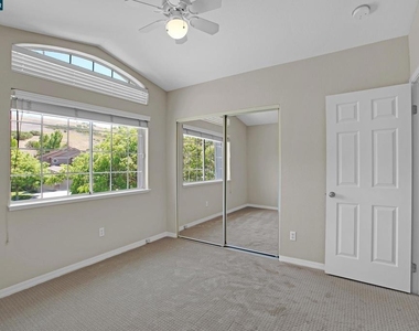 706 Endsliegh Ct - Photo Thumbnail 21