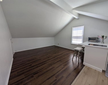 1021 Arlington Way - Photo Thumbnail 1