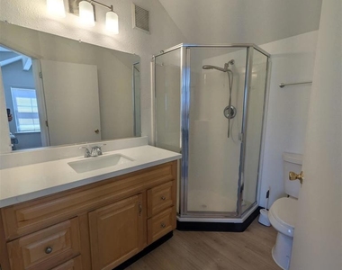 1021 Arlington Way - Photo Thumbnail 4