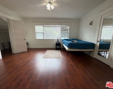 2240 Crenshaw Boulevard - Photo Thumbnail 11