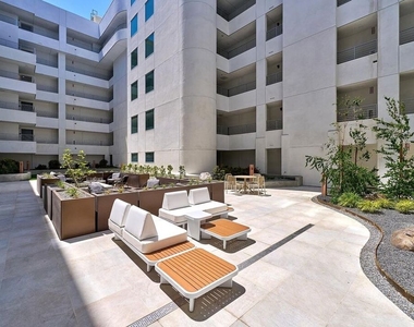 510 S Oxford Avenue - Photo Thumbnail 19