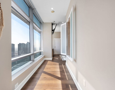 900 W Olympic Boulevard - Photo Thumbnail 8