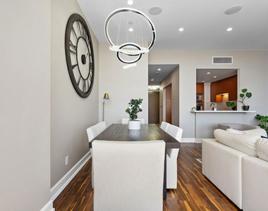 900 W Olympic Boulevard - Photo Thumbnail 5