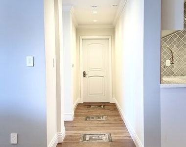10724 Wilshire Boulevard - Photo Thumbnail 24