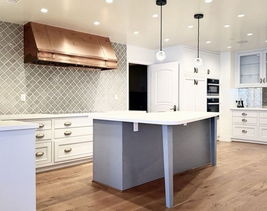 10724 Wilshire Boulevard - Photo Thumbnail 14