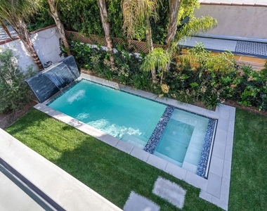 8932 Dorrington Avenue - Photo Thumbnail 29
