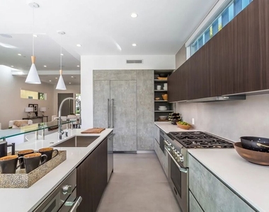 8932 Dorrington Avenue - Photo Thumbnail 6