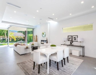 8932 Dorrington Avenue - Photo Thumbnail 8