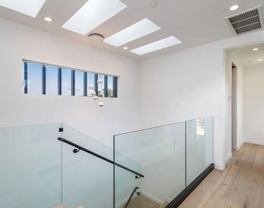 8932 Dorrington Avenue - Photo Thumbnail 14