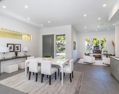 8932 Dorrington Avenue - Photo Thumbnail 10