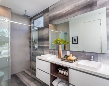 8932 Dorrington Avenue - Photo Thumbnail 23