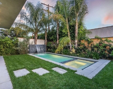 8932 Dorrington Avenue - Photo Thumbnail 28