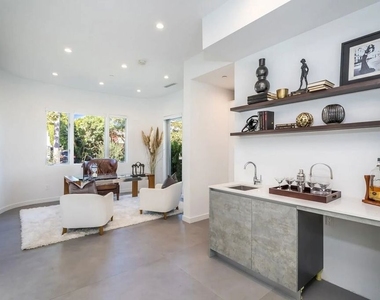 8932 Dorrington Avenue - Photo Thumbnail 13