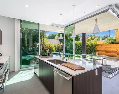 8932 Dorrington Avenue - Photo Thumbnail 4