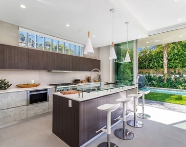 8932 Dorrington Avenue - Photo Thumbnail 5