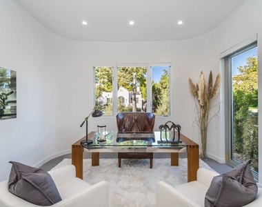 8932 Dorrington Avenue - Photo Thumbnail 12
