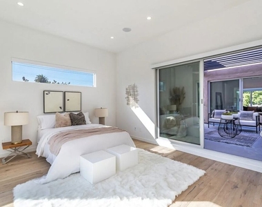 8932 Dorrington Avenue - Photo Thumbnail 17