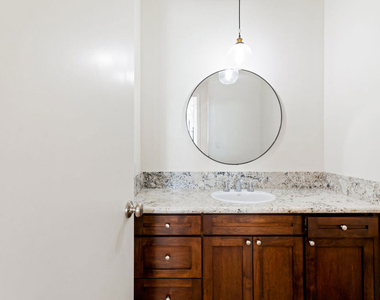 430 Maple Drive - Photo Thumbnail 12