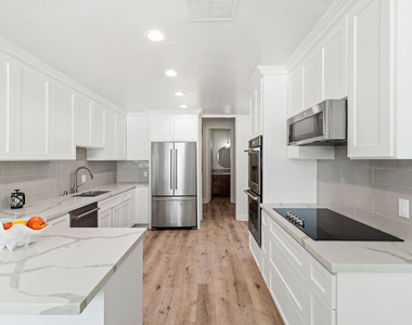430 Maple Drive - Photo Thumbnail 9
