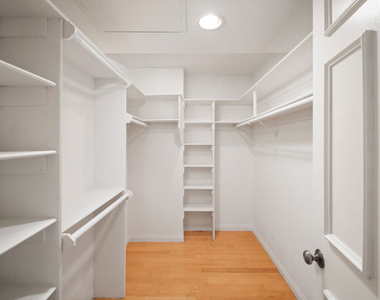 200 N Almont Drive - Photo Thumbnail 14
