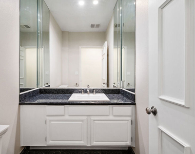 200 N Almont Drive - Photo Thumbnail 9