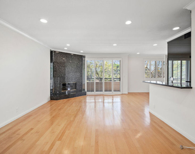 200 N Almont Drive - Photo Thumbnail 8